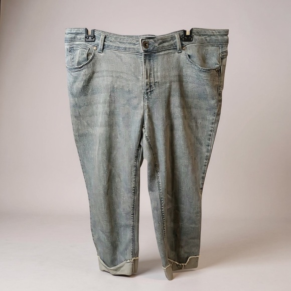 J. Jill Denim Cropped Jeans in Light Blue - Picture 1 of 6